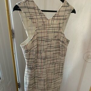 💥NEW W/TAGS SIZE 10 - Banana Republic slightly above the knee woven sheath dress